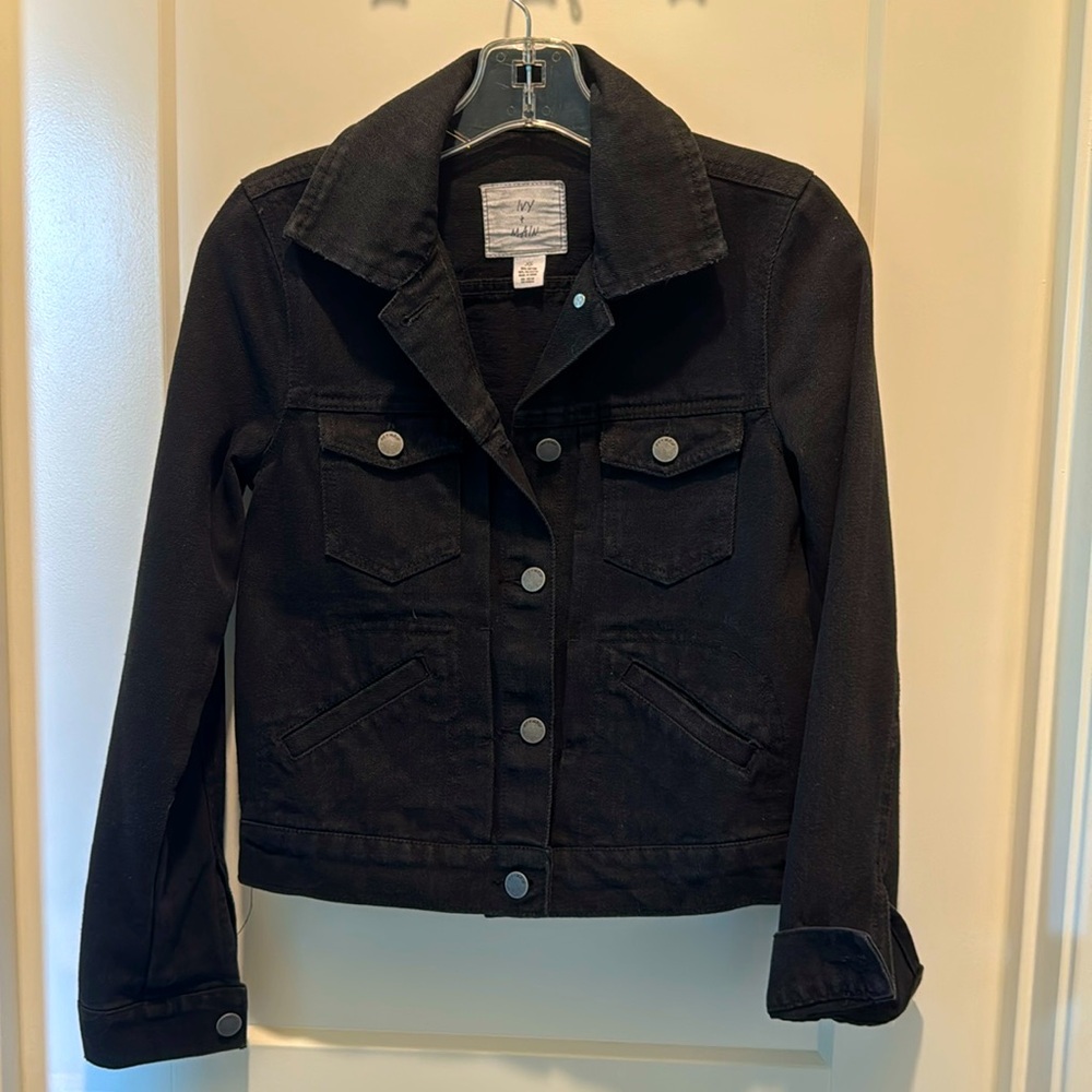Girls Ivy and Main black denim jacket. Size XS.